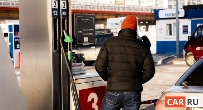 Во Франции бензин стал дефицитом, в России растут цены на дизтопливо: последние топливные новости